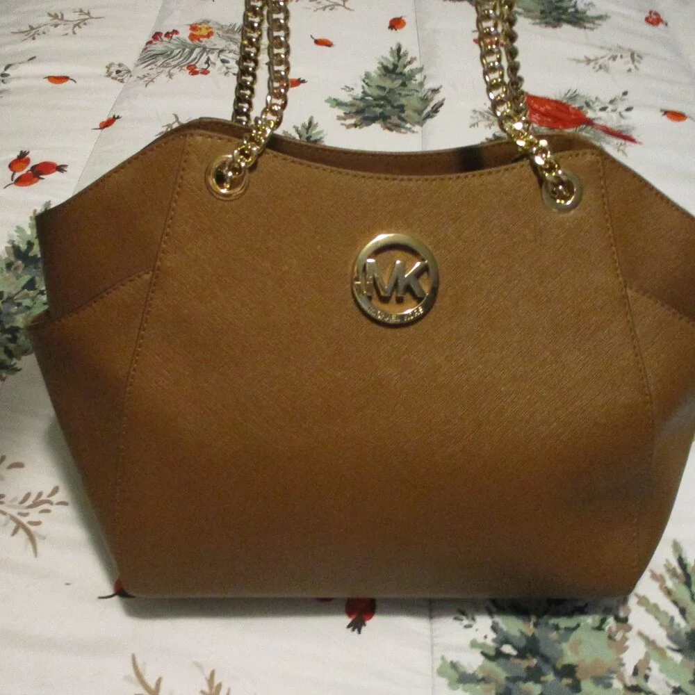 Like New Michael kors large shoulder purse jet set - Picture 2 of 14